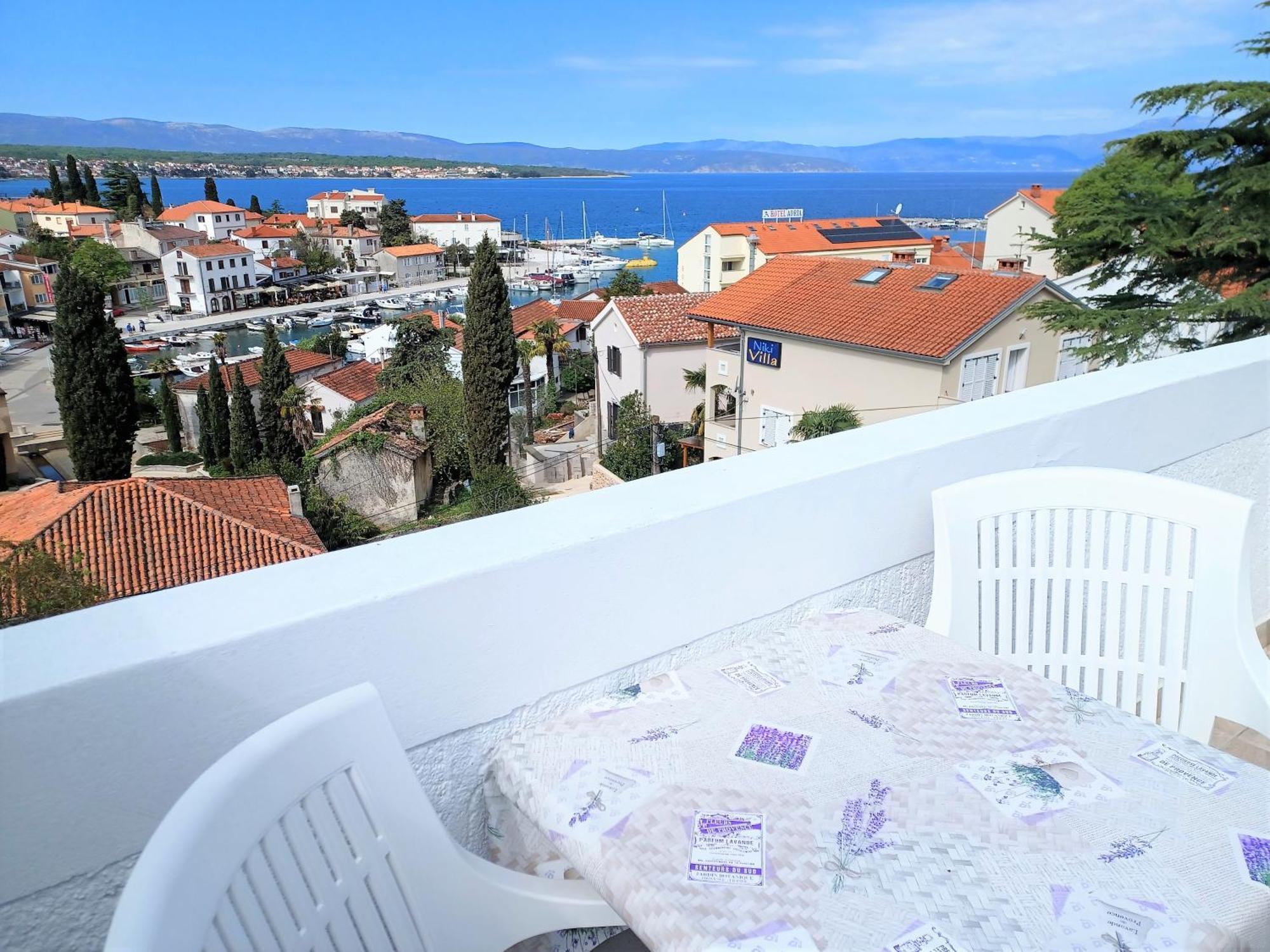 Guesthouse Cecilia Малинска Экстерьер фото