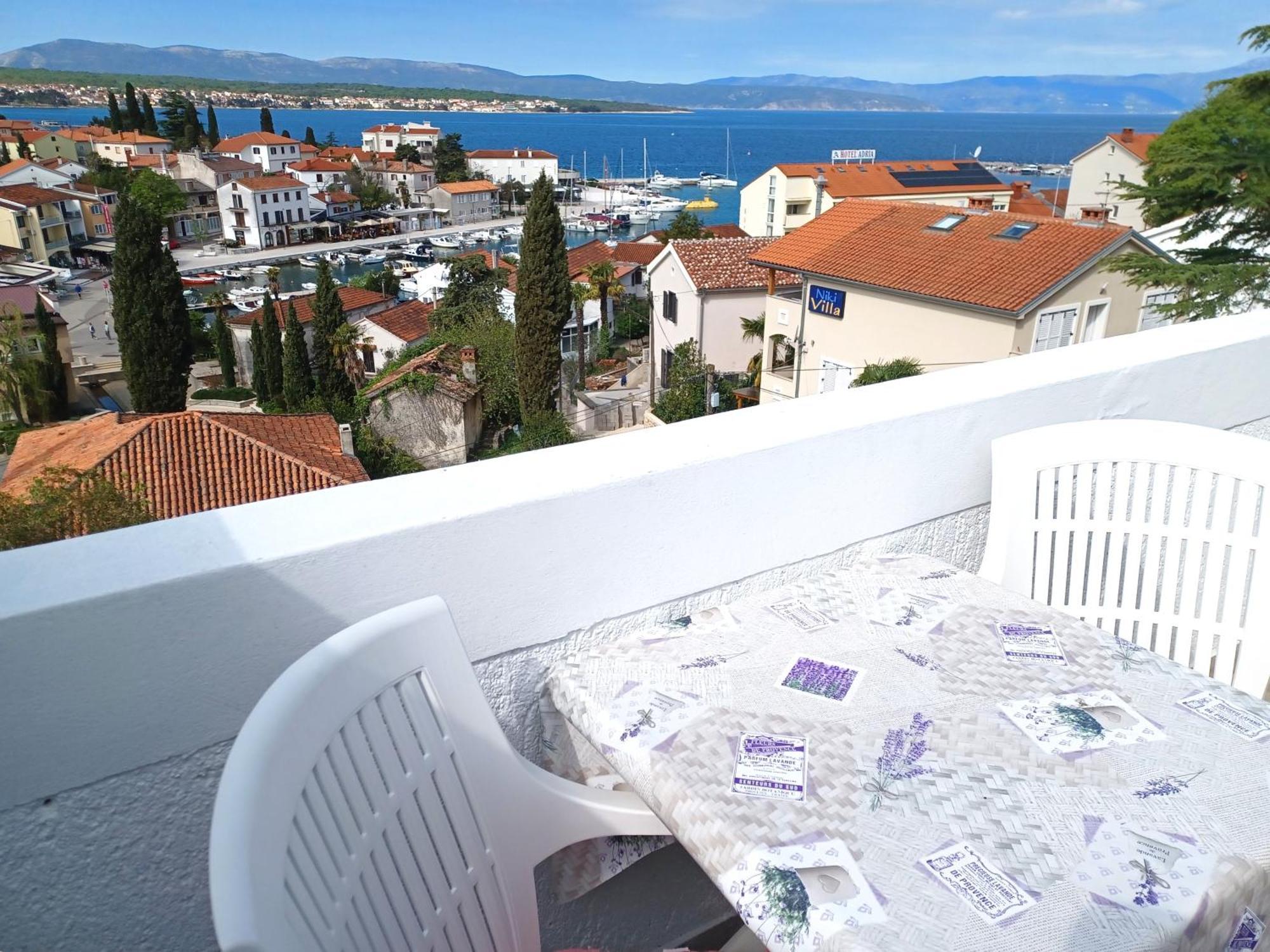 Guesthouse Cecilia Малинска Экстерьер фото