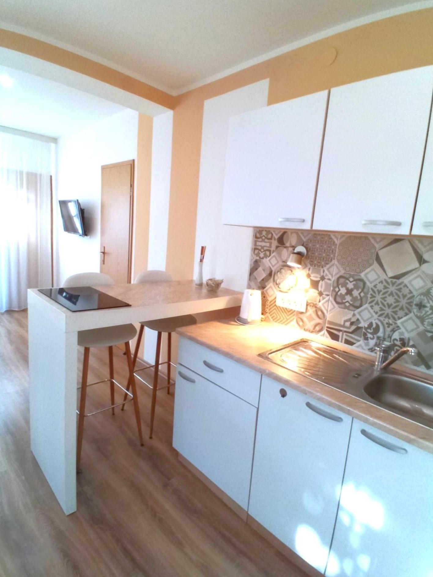 Guesthouse Cecilia Малинска Экстерьер фото