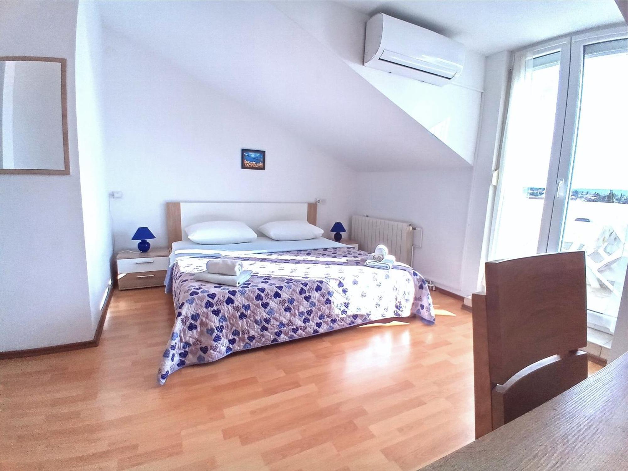 Guesthouse Cecilia Малинска Экстерьер фото
